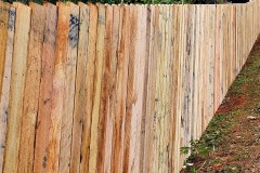 1_Hardwood-paling-fence-Bellingen